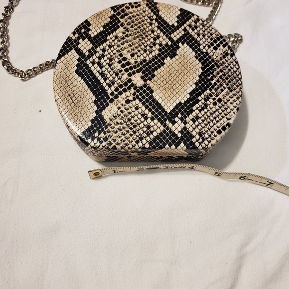 Hard case  round snake skin print round bag - Picture 3 of 14